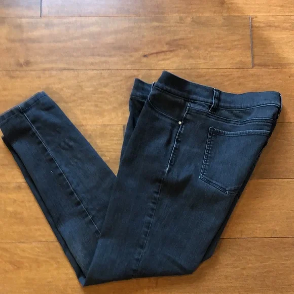 Black Denim Jeans White House Black Market waist 30-32 Short Length - Picture 14 of 15